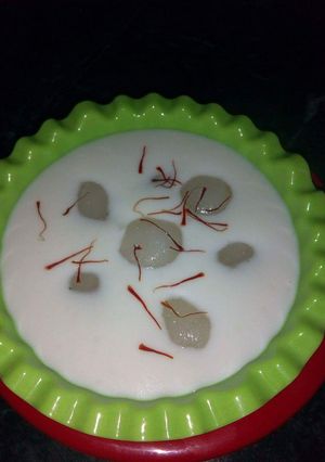 A picture of Rasgulla Shrikhand.
