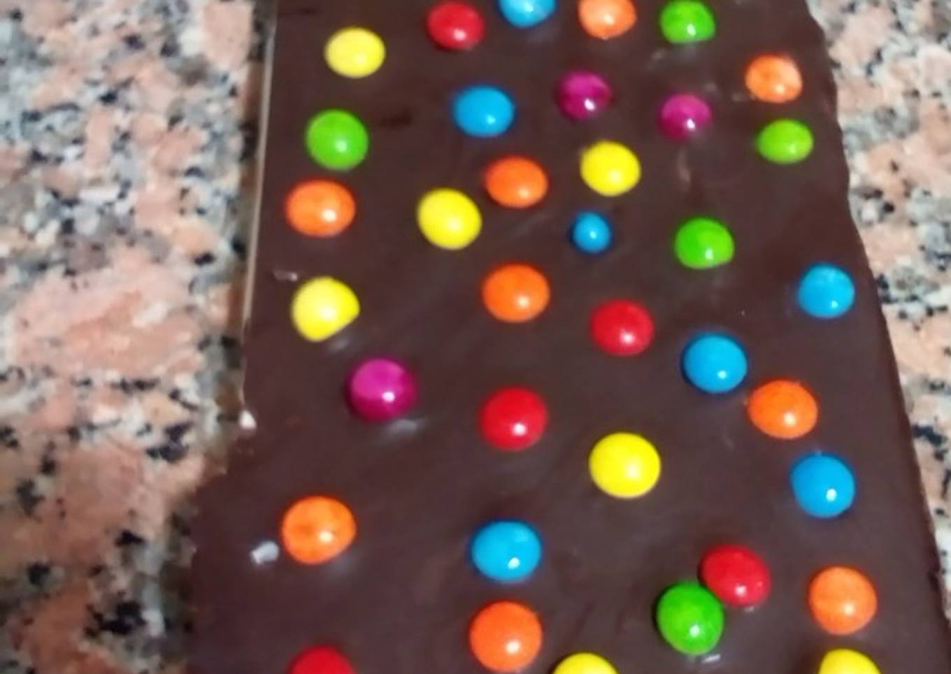Turrón de chocolate con lentejas de chocolate