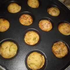 A picture of Suji appam.