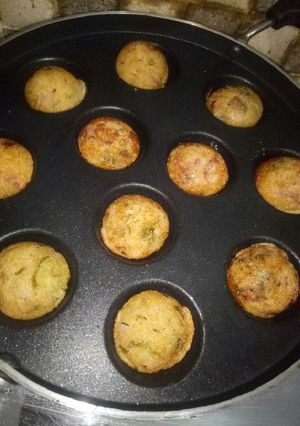 A picture of Suji appam.