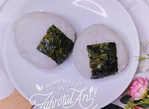 Foto resep Onigiri Ayam Suwir Mayo Pedas