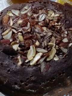 चॉकलेटी बिस्कुट केक (chocolate biscuit cake recipe in Hindi) रेसिपी मुख्य फोटो