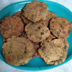 A picture of Bajra Methi Masala Puri.