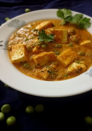A picture of Matar Paneer.