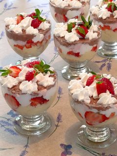 Epres, tejszínes pudingos pohárkrém recept fotója