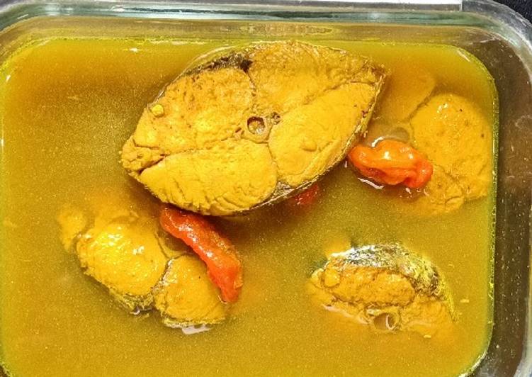 Lempah kuning ikan tenggiri (khas bangka)