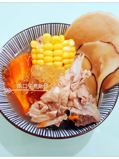 海底椰桃膠螺片粟米豬骨湯 的食譜成品照片