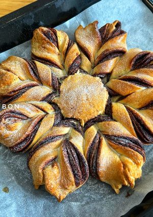 Hình của món Nutella Star Bread (Bánh Mì Bông Tuyết) dịp Giáng Sinh.