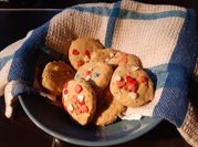 Una foto de galletita de limón y chia