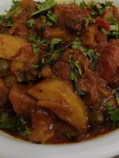 আলু মটর কারি(aloo matar curry recipe in Bengali) রেসিপির প্রধান ছবি