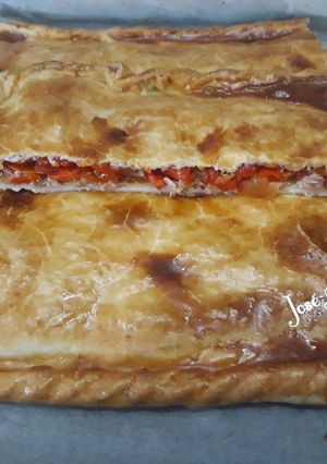 Foto principal de Empanada de atún y pimientos rojos asados