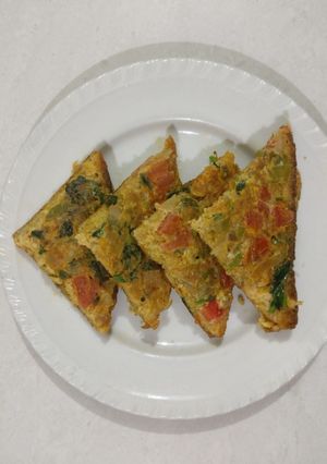 ક્રિસ્પી ઓમલેટ ટોસ્ટ (Crispy omelette Toast Recipe In Gujarati) રેસીપી મુખ્ય ફોટો