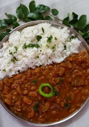 राजमा चावल (Rajma Bhat Recipe In Marathi) रेसिपी चे मुख्य फोटो 