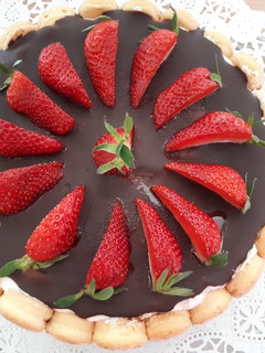 Anyáknapi epertorta, sütés nélkül recept fotója