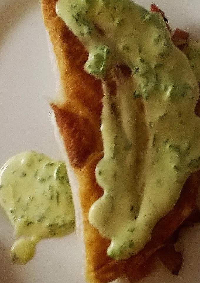 Una foto de Tortillas fritas con verduras y pollo