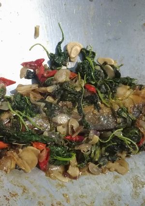Foto resep Ikan Peda Tumis Bayam Simple