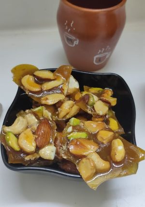A picture of Caramelized nuts chikki.