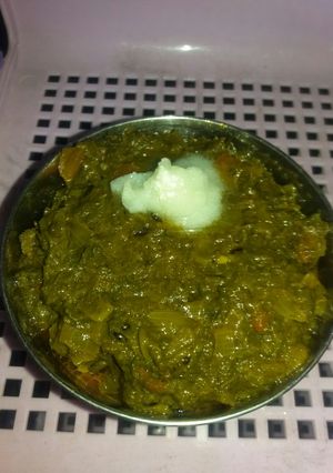 A picture of Desi saag.