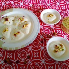 A picture of Rasmalai.