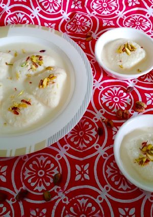 A picture of Rasmalai.