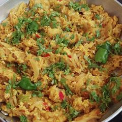 A picture of Anday Pyaaz ki Bhujiya 😍😍.