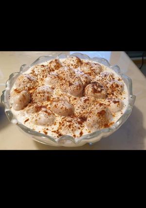 A picture of Cream dahi bhaly.