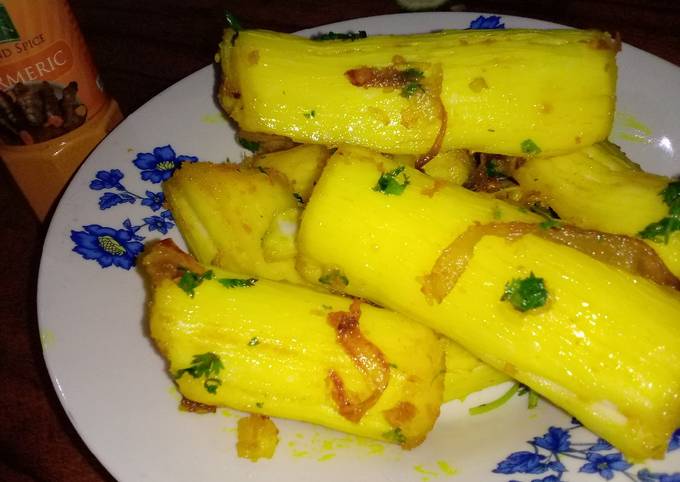 Steps to Prepare Delicious Turmeric cassava