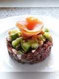 Riso rosso con zucchine e salmone