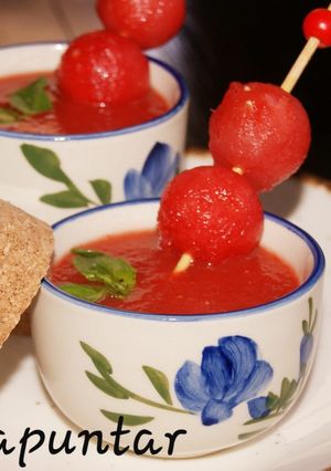 Una foto de Gazpacho de sandía 🍉🍅🍉