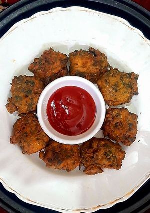 मेथी के पकौड़े(Methi ke pakoda recipe in Hindi) रेसिपी मुख्य फोटो