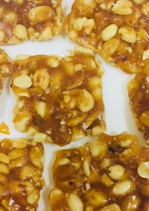 A picture of Peanuts Gud chikki.