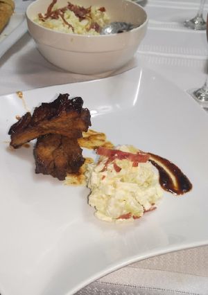 Una foto de Costillar de cerdo BBQ (cena completa)