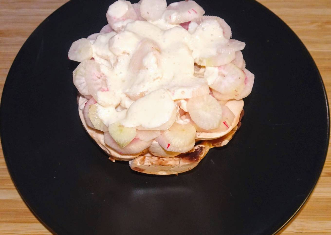 Carpaccio de champignons de Paris et de radis (vegan)