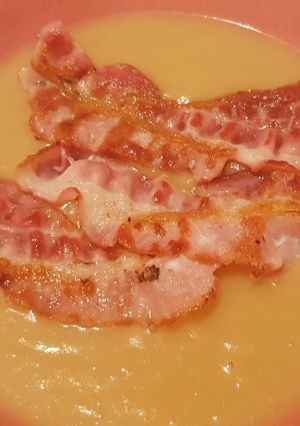 Foto di Vellutata di cavolo verza, cavolo cappuccio con pancetta