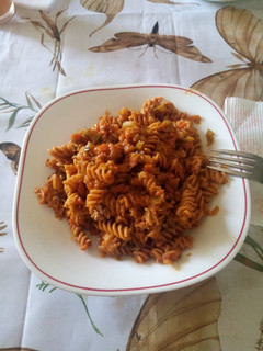 Una foto de Mi versión de fusilli de lentejas con verduras y Atún