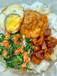 Foto resep Tahu-Telur Bumbu Bali + Sayur Urap + Tempe Orek