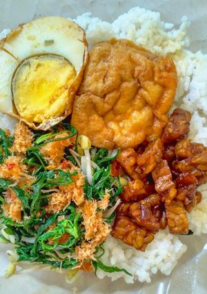 Foto resep Tahu-Telur Bumbu Bali + Sayur Urap + Tempe Orek