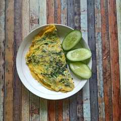 รูปของ Telur dadar mix selada air