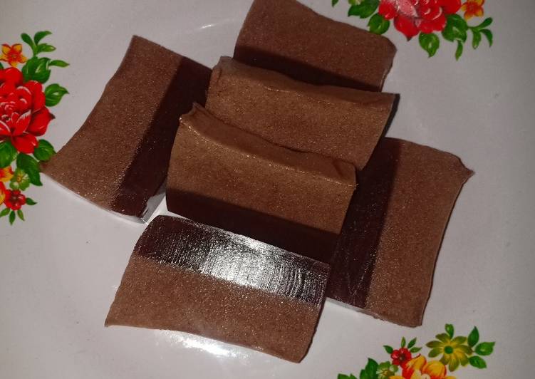 Puding busa coklat