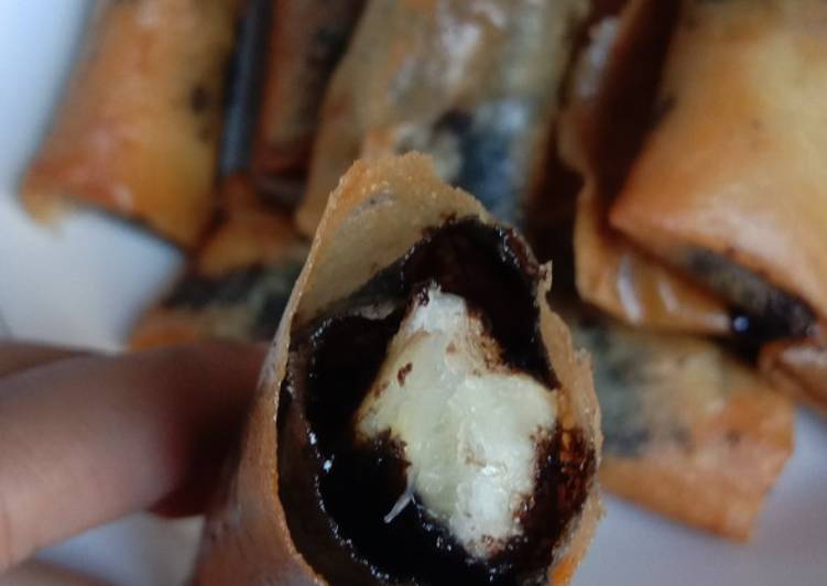 Piscok (pisang coklat)
