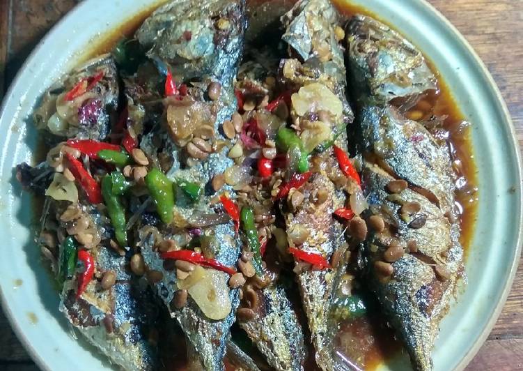 Resep Ikan kembung goreng saos tauco oleh Yuni Kurniasih ...