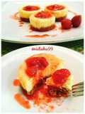 Mini Cheesecake with strawberry sauces
