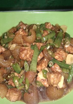Foto resep Tumis Kikil Pedas
