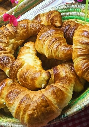 صورة لوصفة كرواصون المحلات croissant🥐🥐