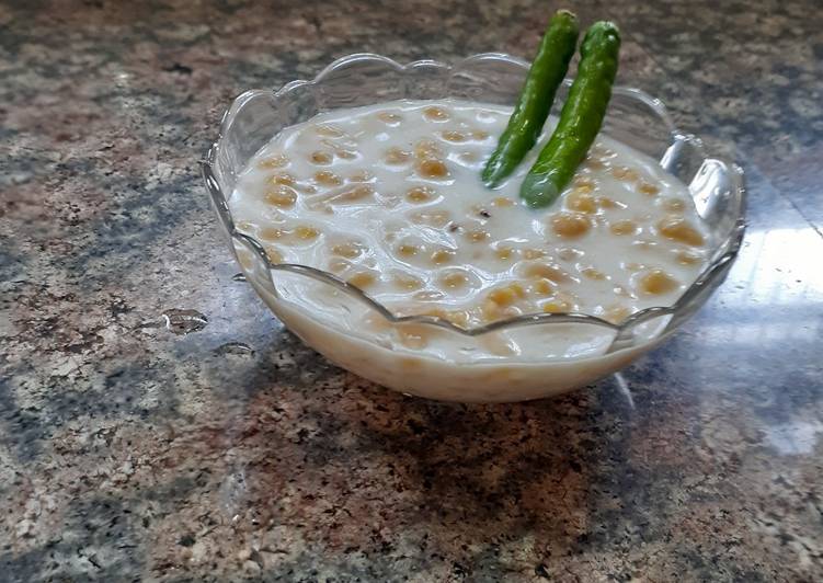 Restaurant style smokey boondi raita