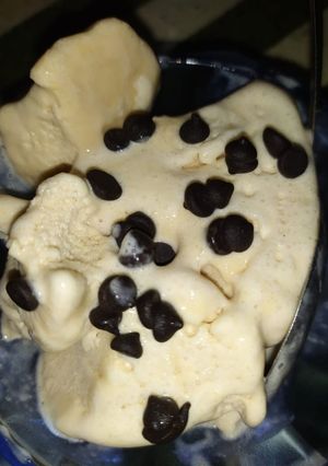 ચોકલેટ આઈસ્ક્રીમ (Chocolate ice cream recipe in gujarati) રેસીપી મુખ્ય ફોટો