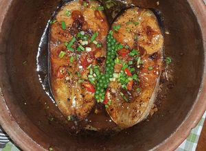 Hình của món Cá ba sa kho tiêu.