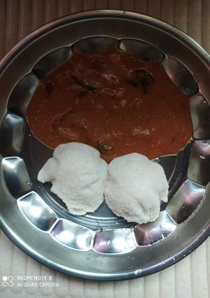 சாப்ட் இட்லி(soft idly recipe in tamil) செய்முறை முக்கிய புகைப்படம்