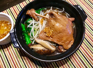รูปของ หมี่เป็ดตุ๋นเห็ดหอมพริกไทยดำ (Instant Pot)