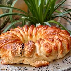 A picture of Chicken bread🍗🍞.